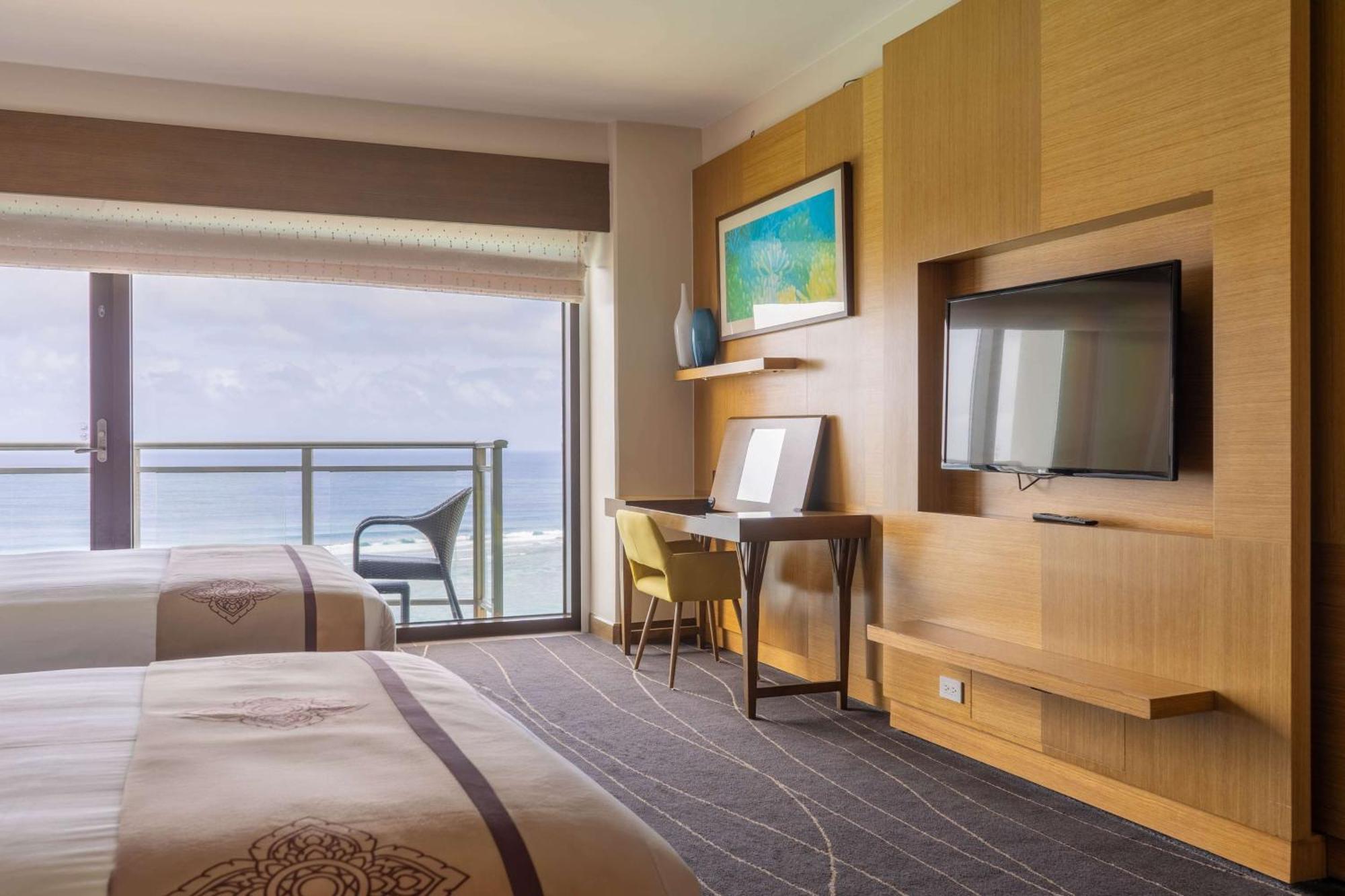 Dusit Thani Guam Resort Tumon Bagian luar foto
